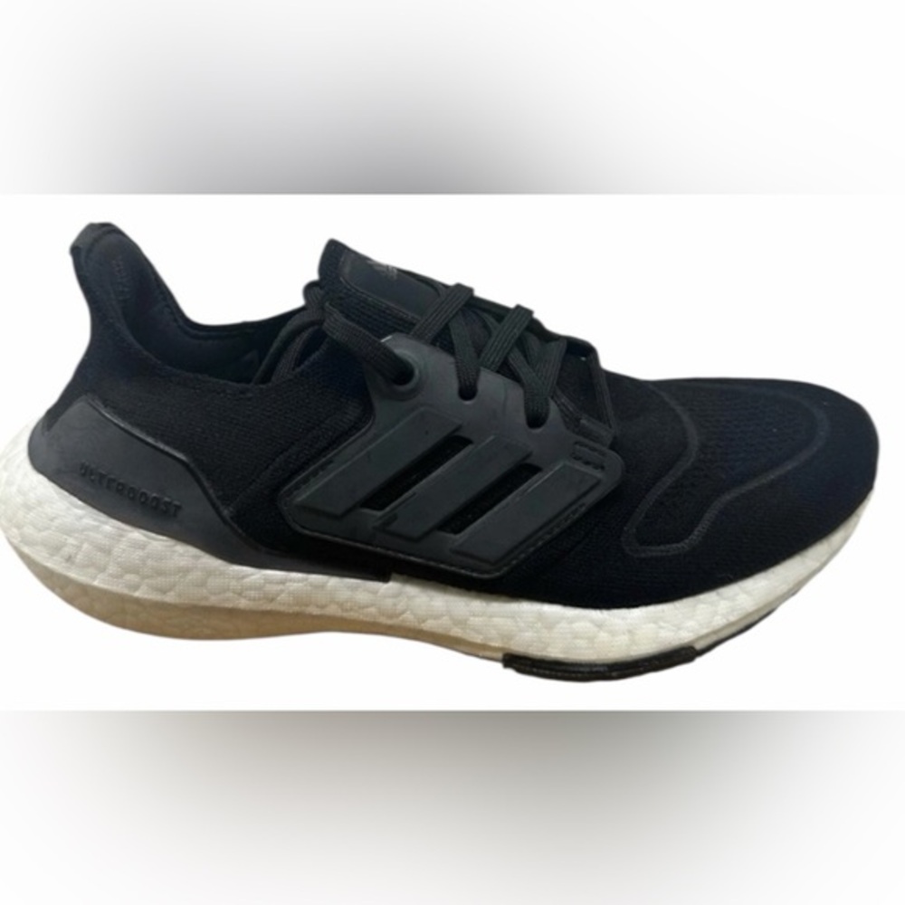 Adidas Black and White Ultraboost 22 Women’s Sneakers Size 6 1/2